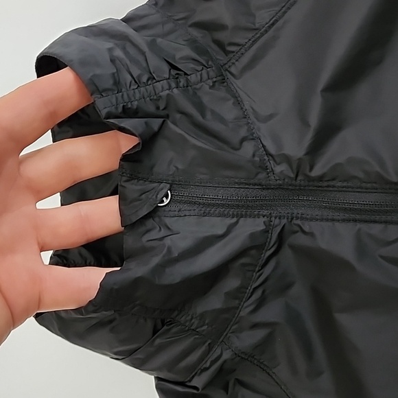 Lululemon Run Wild Zip Up Jacket Black Lightweight Mesh Panels Back Size 6 - Picture 10 of 16